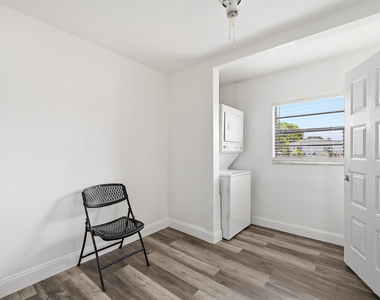 1060 Sw 5th Terrace - Photo Thumbnail 19