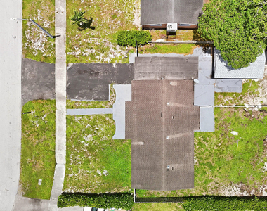 1060 Sw 5th Terrace - Photo Thumbnail 28