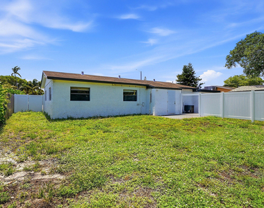 1060 Sw 5th Terrace - Photo Thumbnail 22