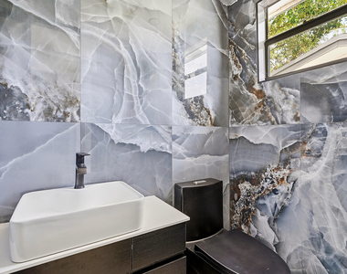 1060 Sw 5th Terrace - Photo Thumbnail 15