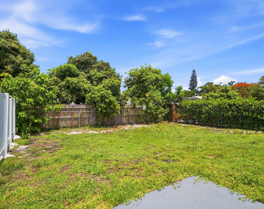 1060 Sw 5th Terrace - Photo Thumbnail 21