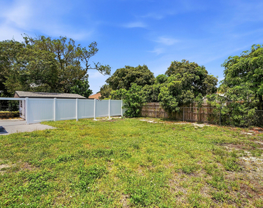 1060 Sw 5th Terrace - Photo Thumbnail 20