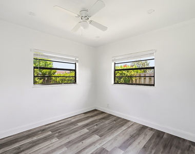 1060 Sw 5th Terrace - Photo Thumbnail 14