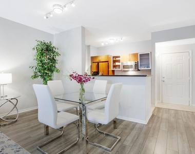 802 W Windward Way - Photo Thumbnail 5