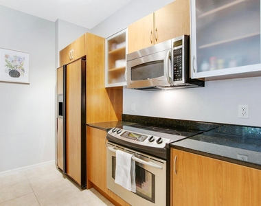 802 W Windward Way - Photo Thumbnail 8