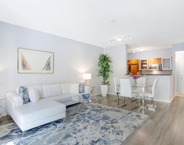 802 W Windward Way - Photo Thumbnail 1