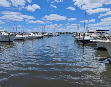 802 W Windward Way - Photo Thumbnail 24