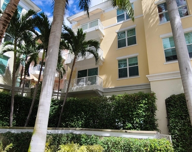 802 W Windward Way - Photo Thumbnail 19