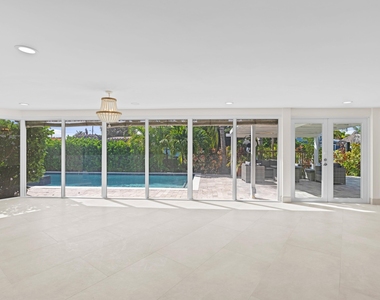 391 Se 7th Avenue - Photo Thumbnail 15