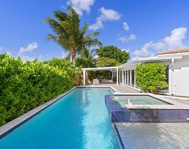 391 Se 7th Avenue - Photo Thumbnail 2