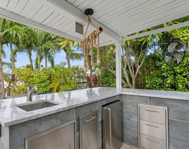 391 Se 7th Avenue - Photo Thumbnail 9