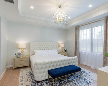 10429 Prato Street - Photo Thumbnail 8