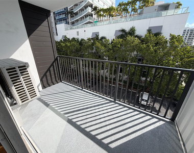 3000 Riomar Street - Photo Thumbnail 14
