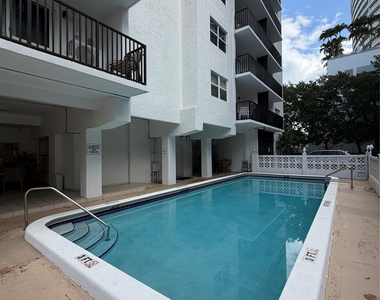 3000 Riomar Street - Photo Thumbnail 20