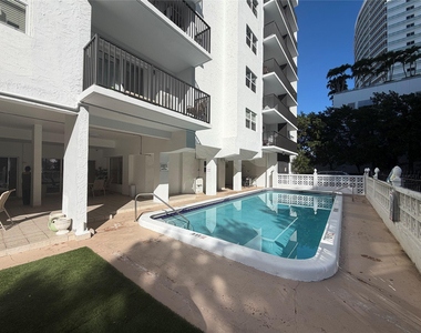3000 Riomar Street - Photo Thumbnail 21