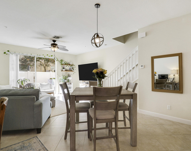 9504 Sw Merlin Court - Photo Thumbnail 9