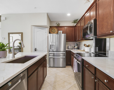9504 Sw Merlin Court - Photo Thumbnail 4