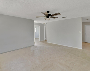3040 Martin Avenue - Photo Thumbnail 6