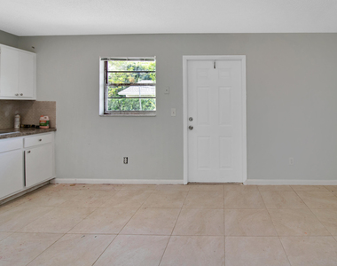 3040 Martin Avenue - Photo Thumbnail 16