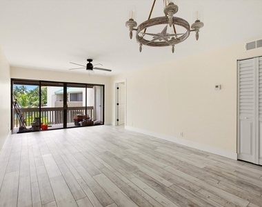 412 Southwind Drive - Photo Thumbnail 7