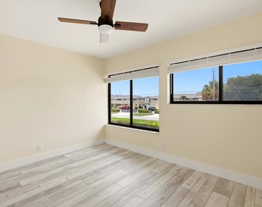 412 Southwind Drive - Photo Thumbnail 8