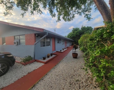 6233 Dawson Street - Photo Thumbnail 1