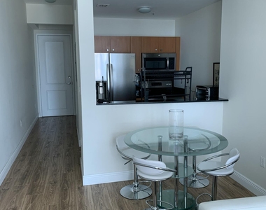 2200 Ne 4th Avenue - Photo Thumbnail 2