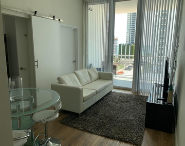 2200 Ne 4th Avenue - Photo Thumbnail 3
