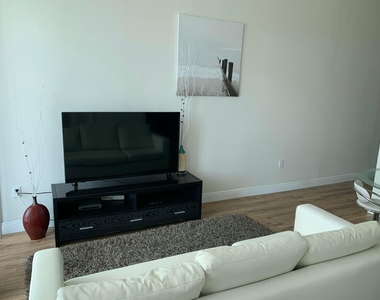 2200 Ne 4th Avenue - Photo Thumbnail 4
