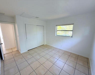 432 Nw 42nd Street - Photo Thumbnail 10