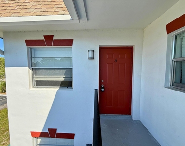 432 Nw 42nd Street - Photo Thumbnail 4