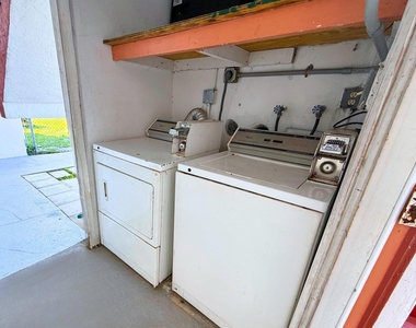 432 Nw 42nd Street - Photo Thumbnail 2
