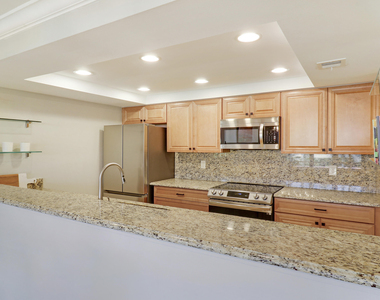 204 Old Meadow Way - Photo Thumbnail 14