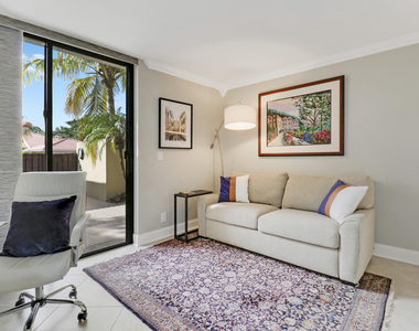 204 Old Meadow Way - Photo Thumbnail 9