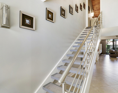 204 Old Meadow Way - Photo Thumbnail 7
