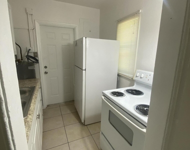 1448 Nw 4th Street - Photo Thumbnail 9