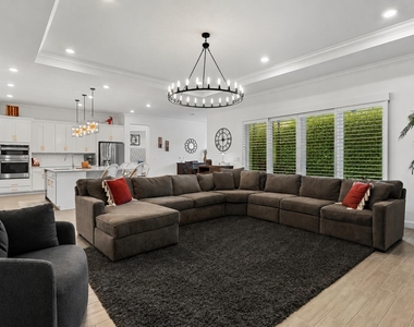 962 Castaway Court - Photo Thumbnail 8
