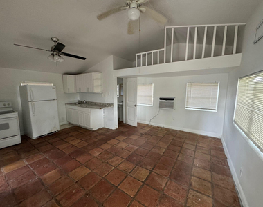 8261 Nw 1st Place - Photo Thumbnail 7