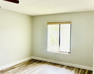 201 Foxtail Drive - Photo Thumbnail 16