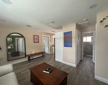 2480 Ne 13th Terrace - Photo Thumbnail 14