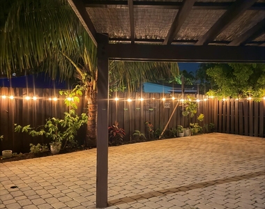 2480 Ne 13th Terrace - Photo Thumbnail 1