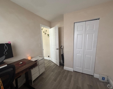 2480 Ne 13th Terrace - Photo Thumbnail 17