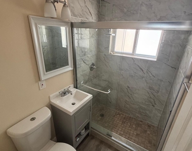 2480 Ne 13th Terrace - Photo Thumbnail 10