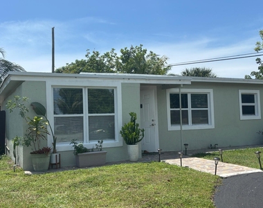2480 Ne 13th Terrace - Photo Thumbnail 21