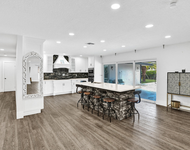 343 Layne Boulevard - Photo Thumbnail 3