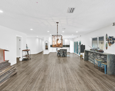 343 Layne Boulevard - Photo Thumbnail 24