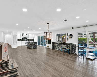 343 Layne Boulevard - Photo Thumbnail 12