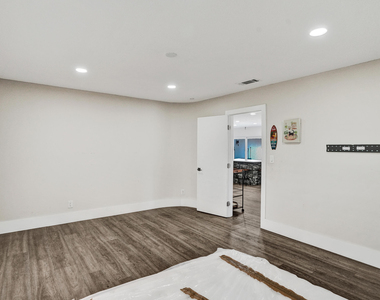 343 Layne Boulevard - Photo Thumbnail 10