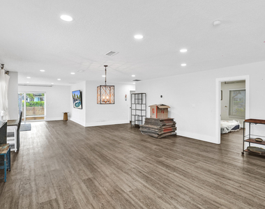 343 Layne Boulevard - Photo Thumbnail 6