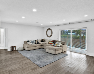 343 Layne Boulevard - Photo Thumbnail 14